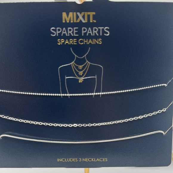 Crystal Flower Necklace made with Swarovski Crystals - Picture 13 of 13